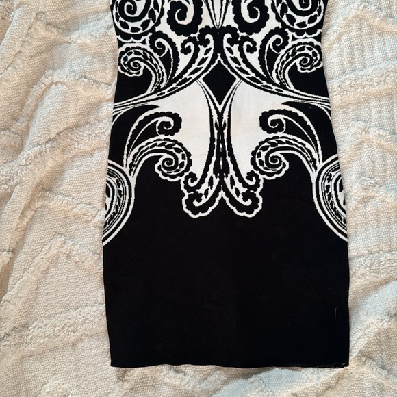 XS GUESS bandage dress - like new - Picture 3 of 6